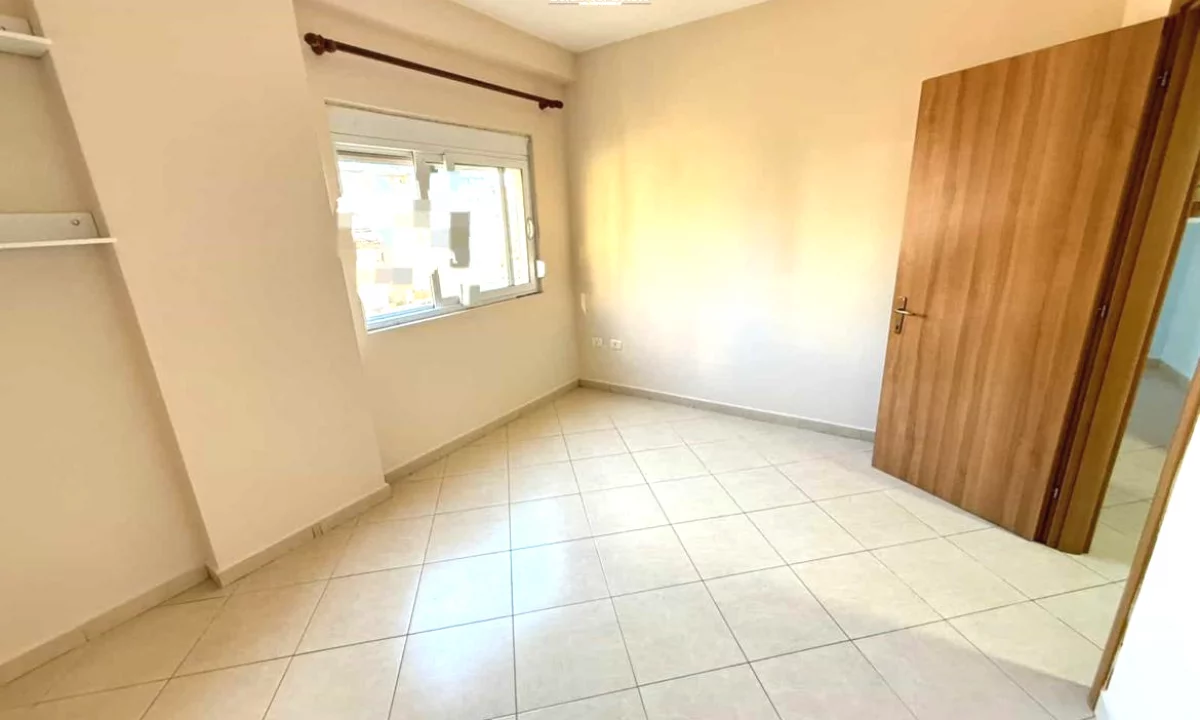 Shtepi me qera Apartament ne Tirane, 2+1, Mobilimi Bosh, pa mobiluar, Pagesa 570  Euro.