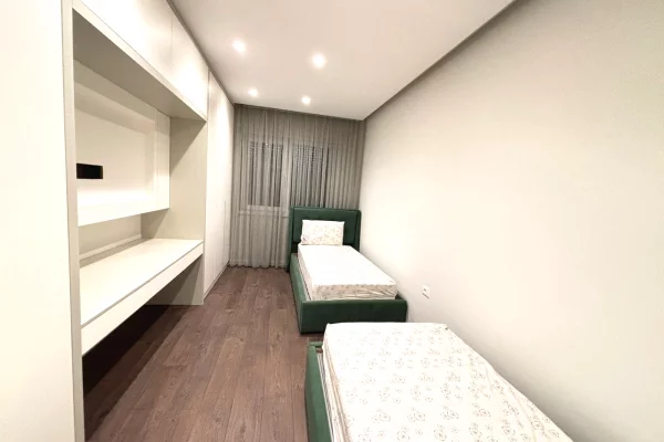 Appartamento in affitto a Tirana 2+1, Arredato