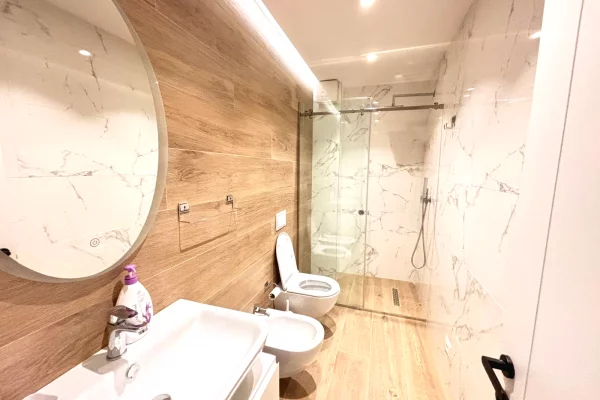 Appartamento in affitto a Tirana 2+1, Arredato