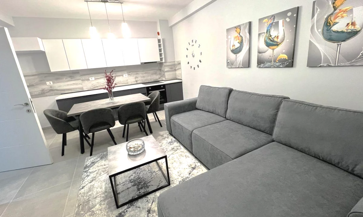 Appartamento in affitto a Tirana 1+1, Arredato