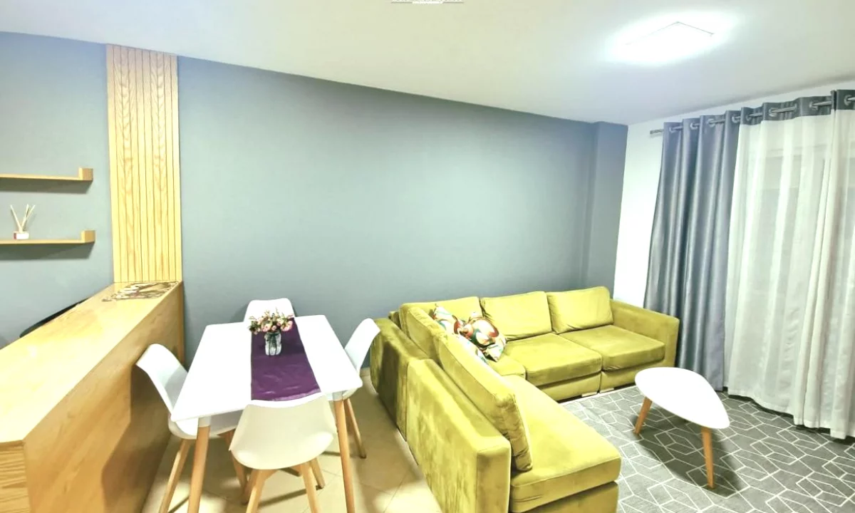 Appartamento in affitto a Tirana 2+1, Arredato