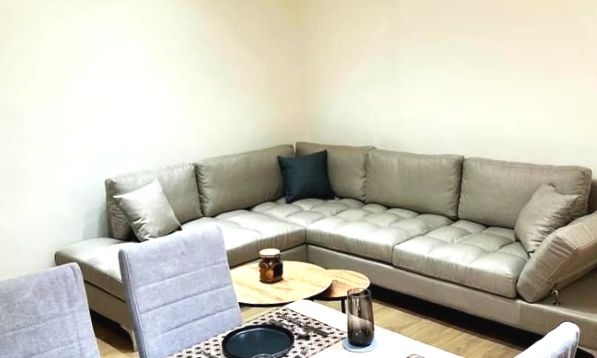 Shtepi me qera Apartament ne Tirane, 2+1, Mobilimi E mobiluar, Pagesa 730  Euro.