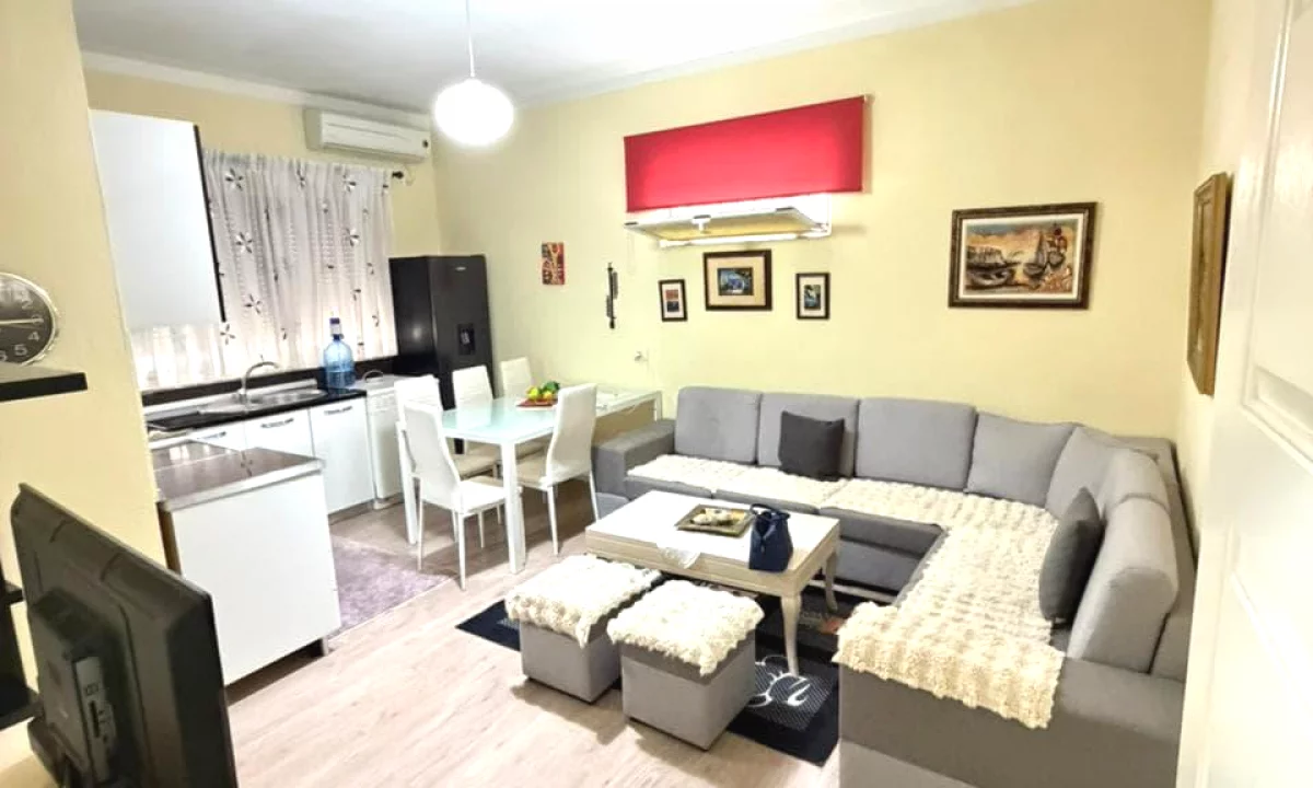 Casa privata/Indipendente in affitto a Tirana 2+1, Arredato