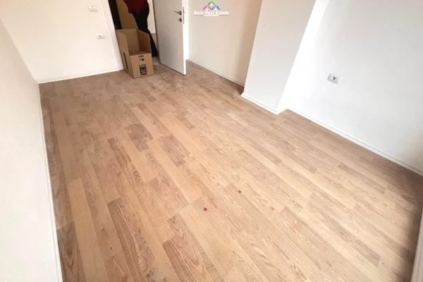 Ambient biznesi me qera 3+1 ne Tirane - 500 Euro