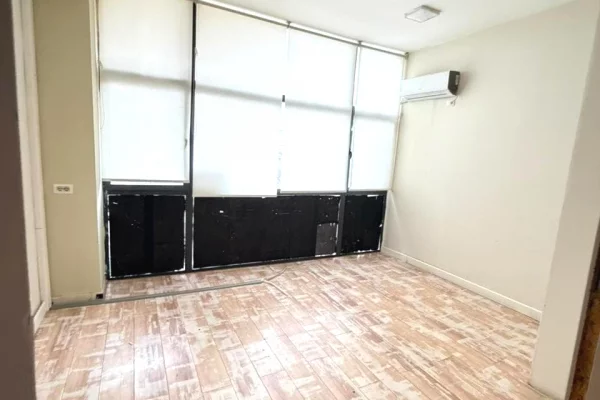 Zyre Me Qera Tek Selvia ( ID BZ2820 ) Tirane