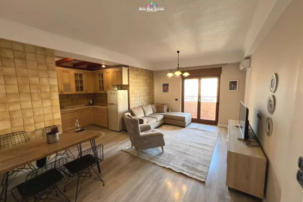 Appartamento in affitto a Tirana 2+1, Arredato