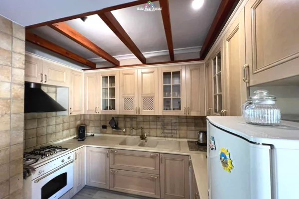 Appartamento in affitto a Tirana 2+1, Arredato