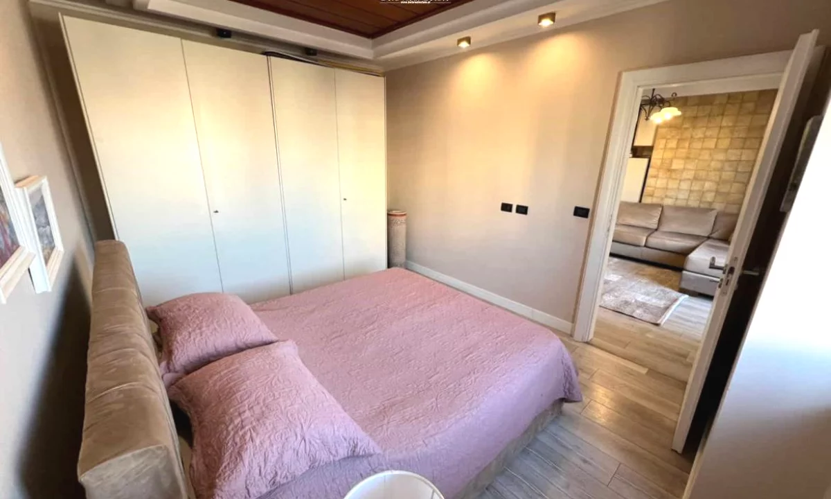 Appartamento in affitto a Tirana 2+1, Arredato