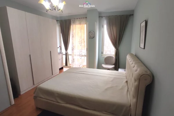 Appartamento in affitto a Tirana 2+1, Arredato