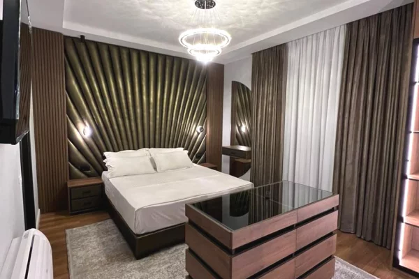 Shtepi me qera Apartament ne Tirane, 2+1, Mobilimi E mobiluar, Pagesa 1,500  Euro.