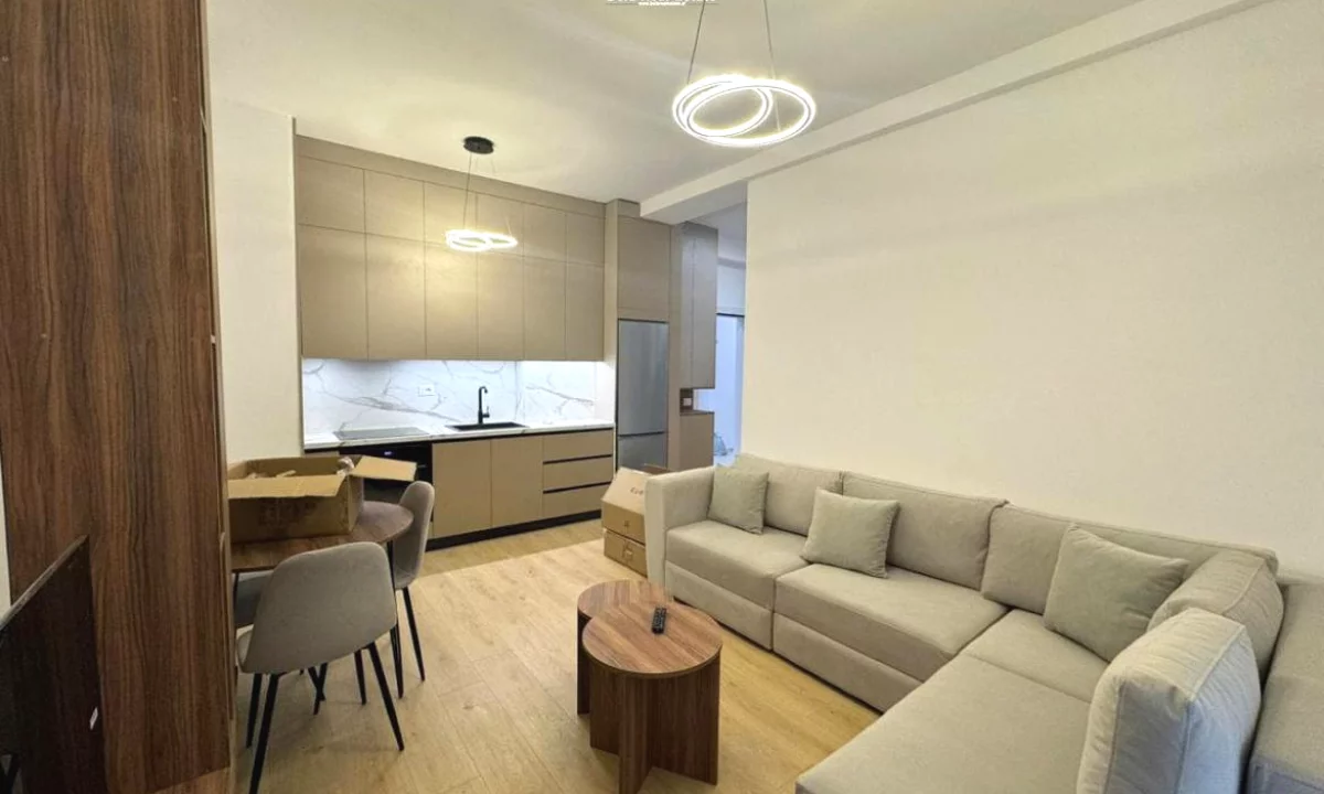 Appartamento in affitto a Tirana 1+1, Arredato