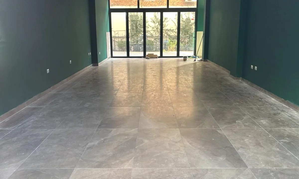 Dyqan Me Qera Tek 21 Dhjetori ( ID BD21772) Tirane