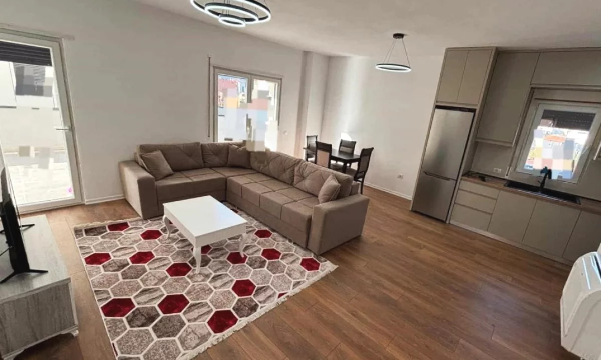 Appartamento in affitto a Tirana 2+1, Arredato