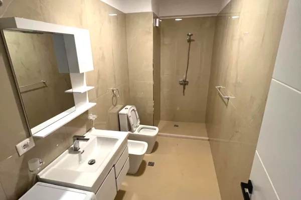 Appartamento in affitto a Tirana 2+1, Arredato