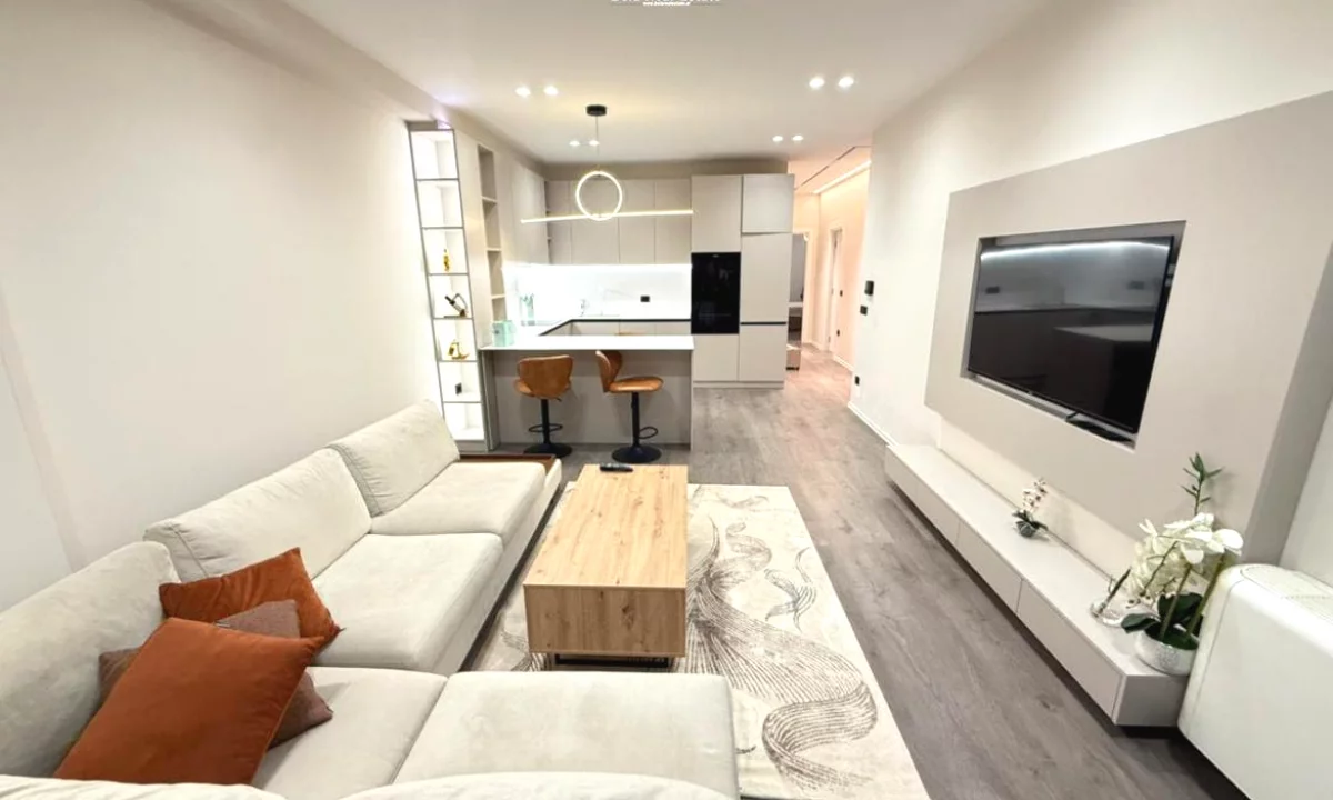 Appartamento in affitto a Tirana 2+1, Arredato