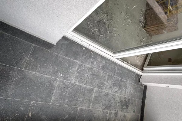 Shtepi ne shitje Apartament ne Tirane, 1+1, Mobilimi Bosh, pa mobiluar, Pagesa 93,000  Euro.