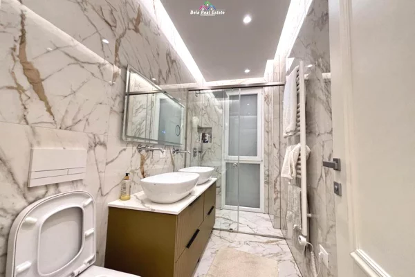 Shtepi ne shitje Apartament ne Tirane, 3+1, Mobilimi E mobiluar, Pagesa 330,000  Euro.