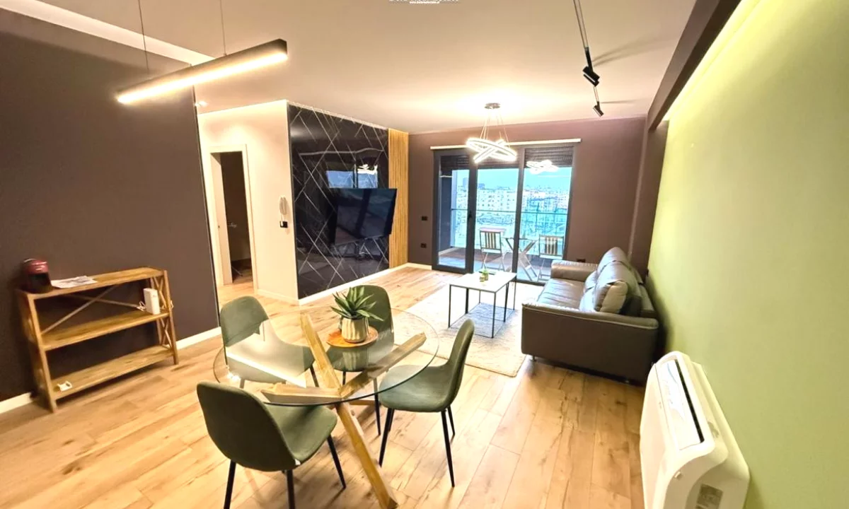 Appartamento in affitto a Tirana 2+1, Arredato