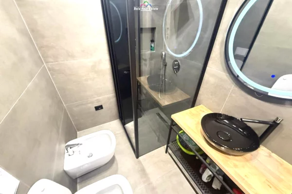 Appartamento in affitto a Tirana 2+1, Arredato