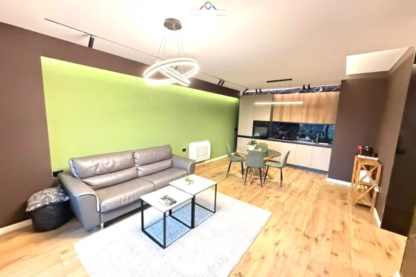 Appartamento in affitto a Tirana 2+1, Arredato