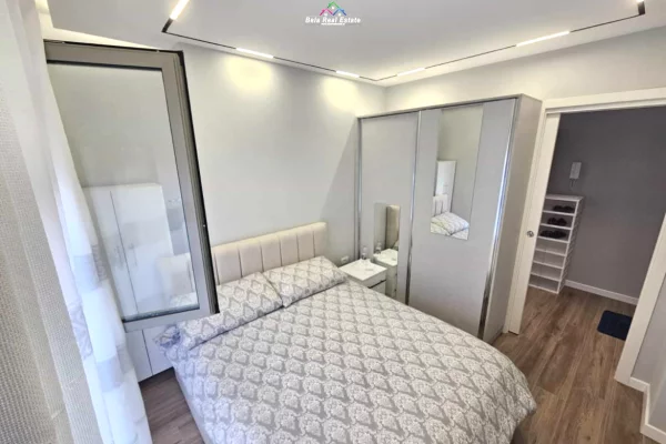 Shtepi me qera Apartament ne Tirane, 2+1, Mobilimi E mobiluar, Pagesa 900  Euro.