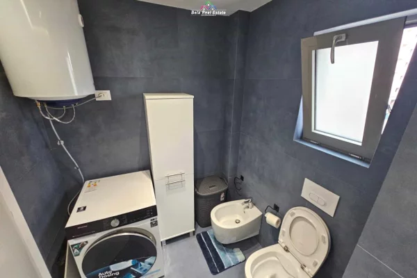 Shtepi me qera Apartament ne Tirane, 2+1, Mobilimi E mobiluar, Pagesa 900  Euro.