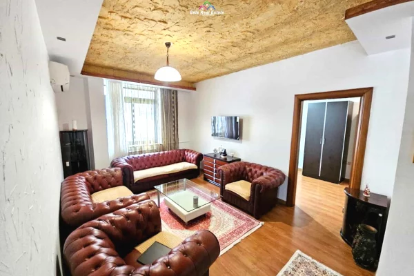 Casa privata/Indipendente in affitto a Tirana 2+1, Arredato