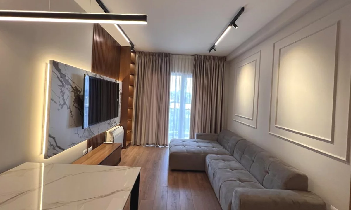 Shtepi ne shitje Apartament ne Tirane, 1+1, Mobilimi E mobiluar, Pagesa 165,000  Euro.