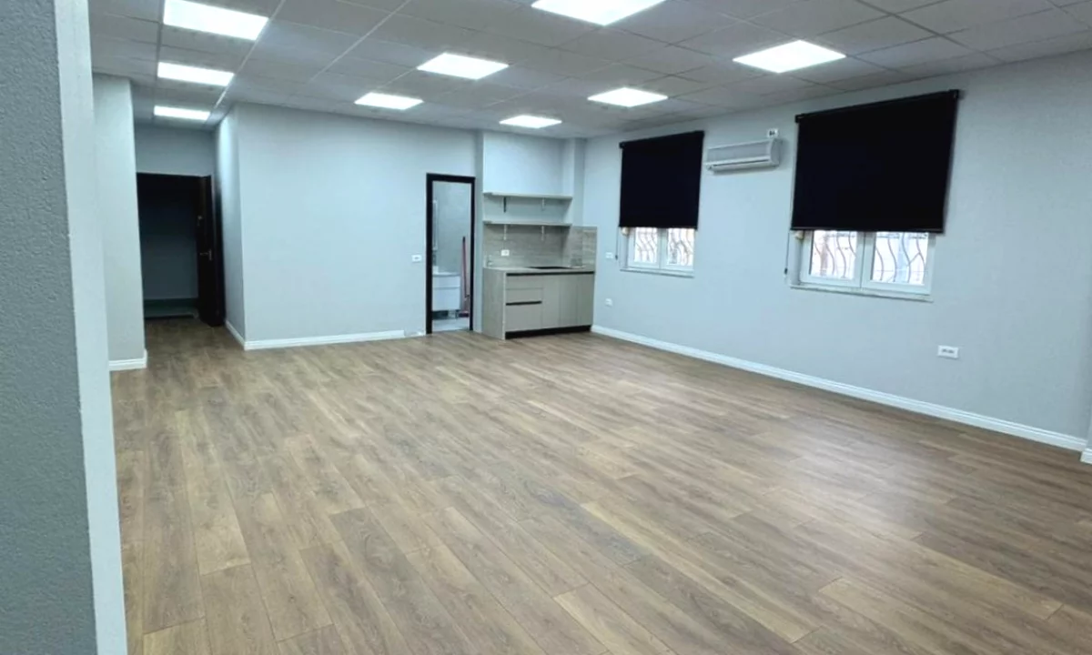 Zyre Me Qera Ne Qender (ID BZ2735) Tirane