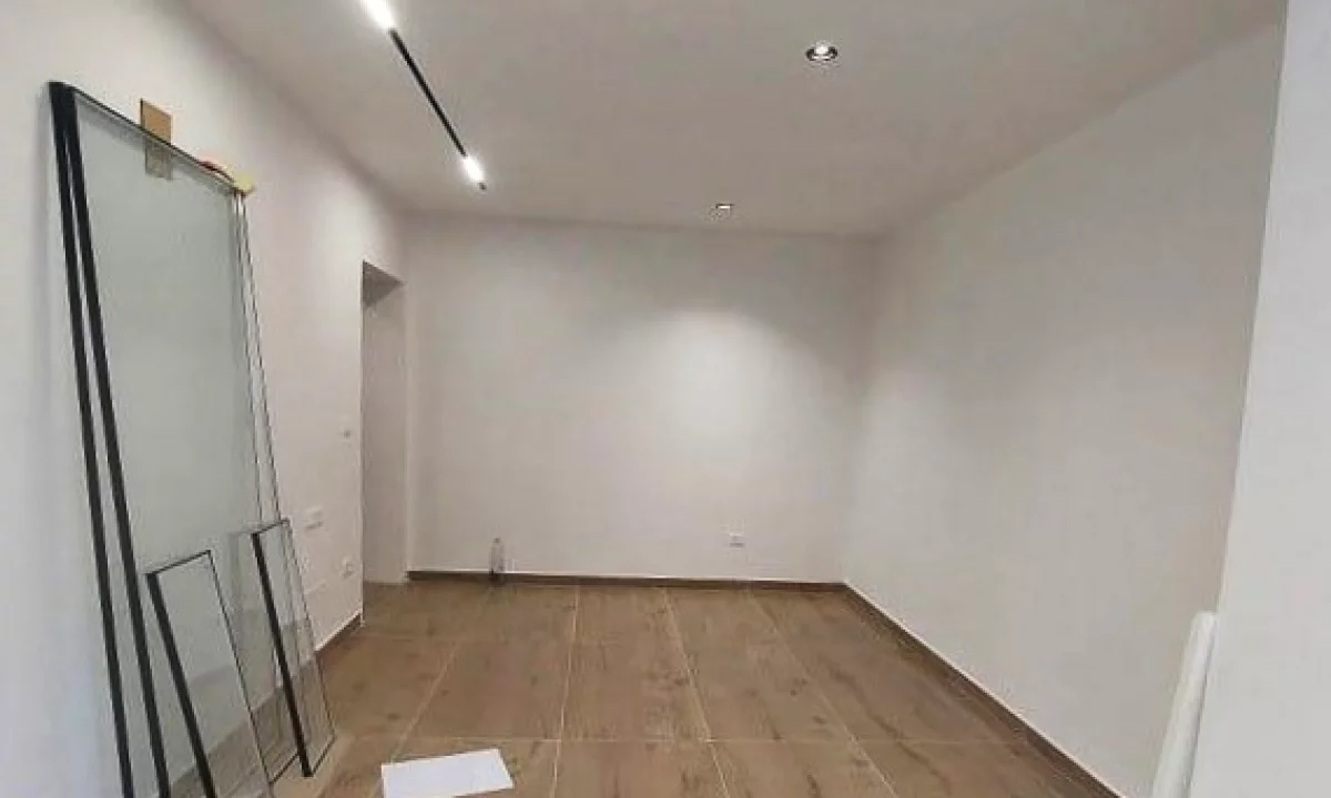 Zyre me qera 1+1 tek Rruga Bardhyl (ID BZ2697) Tirane