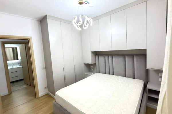 Shtepi me qera Apartament ne Tirane, 2+1, Mobilimi E mobiluar, Pagesa 730  Euro.