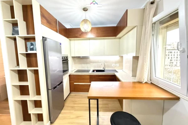Shtepi me qera Apartament ne Tirane, 2+1, Mobilimi E mobiluar, Pagesa 730  Euro.