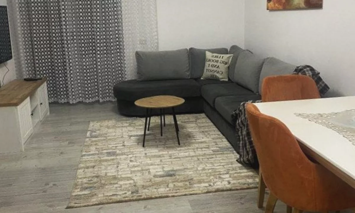 Shtepi me qera Apartament ne Tirane, 2+1, Mobilimi E mobiluar, Pagesa 750  Euro.
