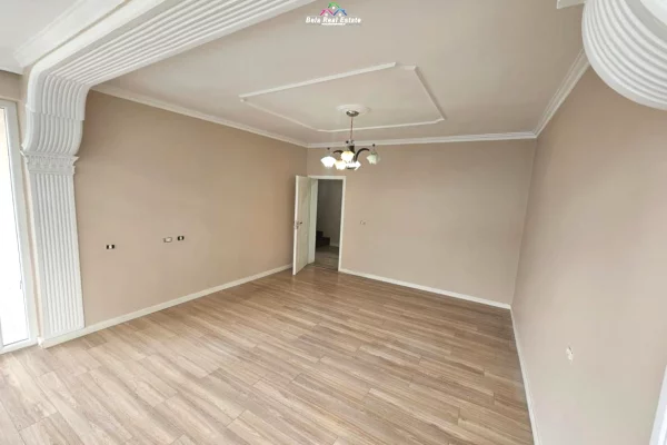 Casa privata/Indipendente in affitto a Tirana 7+1, Vuoto