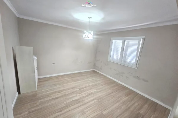 Casa privata/Indipendente in affitto a Tirana 7+1, Vuoto