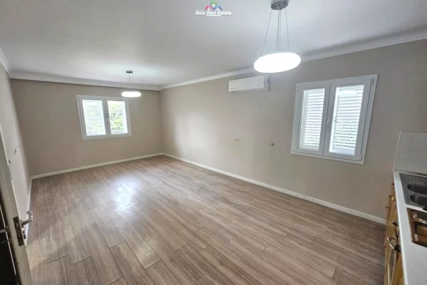 Casa privata/Indipendente in affitto a Tirana 7+1, Vuoto