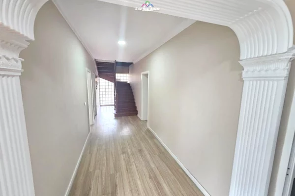 Casa privata/Indipendente in affitto a Tirana 7+1, Vuoto