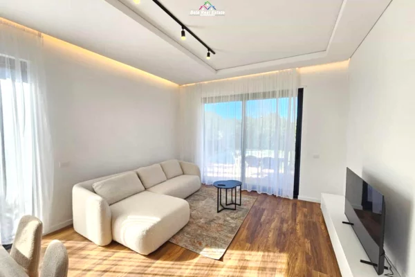 Shtepi me qera Apartament ne Tirane, 4+1, Mobilimi E mobiluar, Pagesa 3,400  Euro.