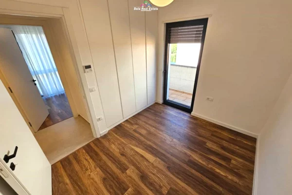 Shtepi me qera Vila Luksoze ne Tirane, 5+1, Mobilimi E mobiluar, Pagesa 3,400  Euro.