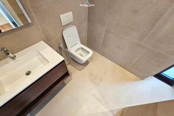 Shtepi me qera Vila Luksoze ne Tirane, 5+1, Mobilimi E mobiluar, Pagesa 3,400  Euro.