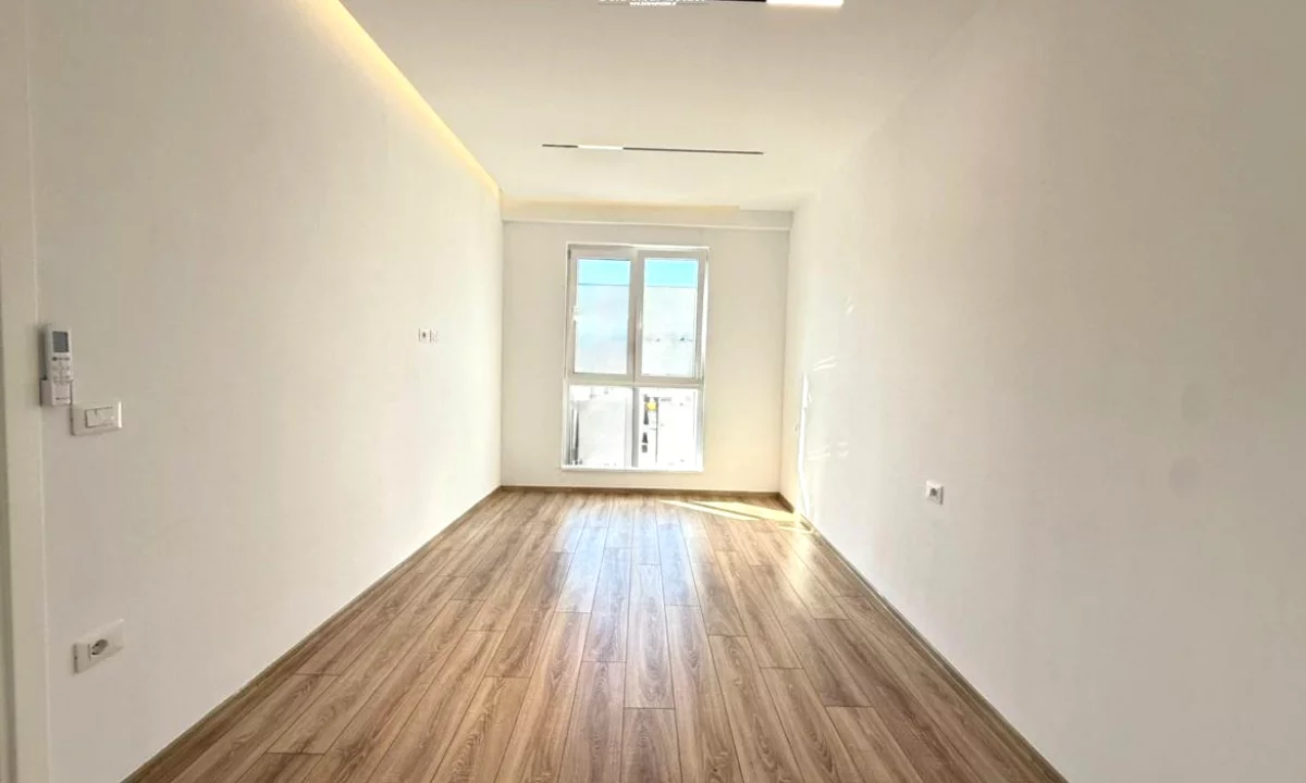 Zyre Me Qera 2+1 Tek Komuna e Parisit (ID BZ2824) Tirane