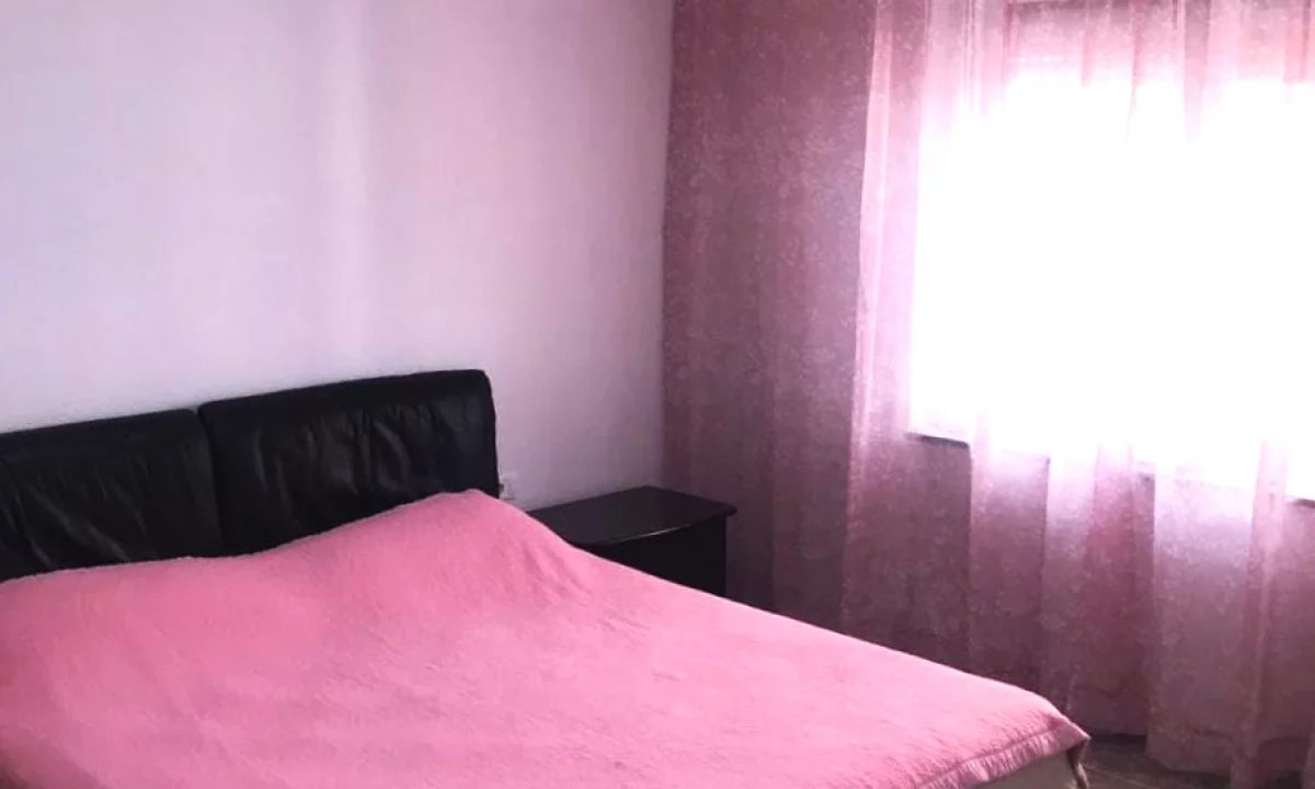 Shtepi me qera Apartament ne Tirane, 2+1, Mobilimi E mobiluar, Pagesa 570  Euro.