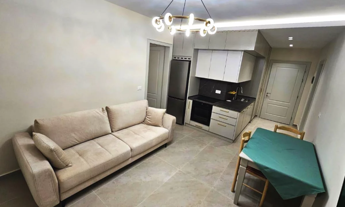 Shtepi me qera Apartament ne Tirane, 1+1, Mobilimi E mobiluar, Pagesa 940  Euro.