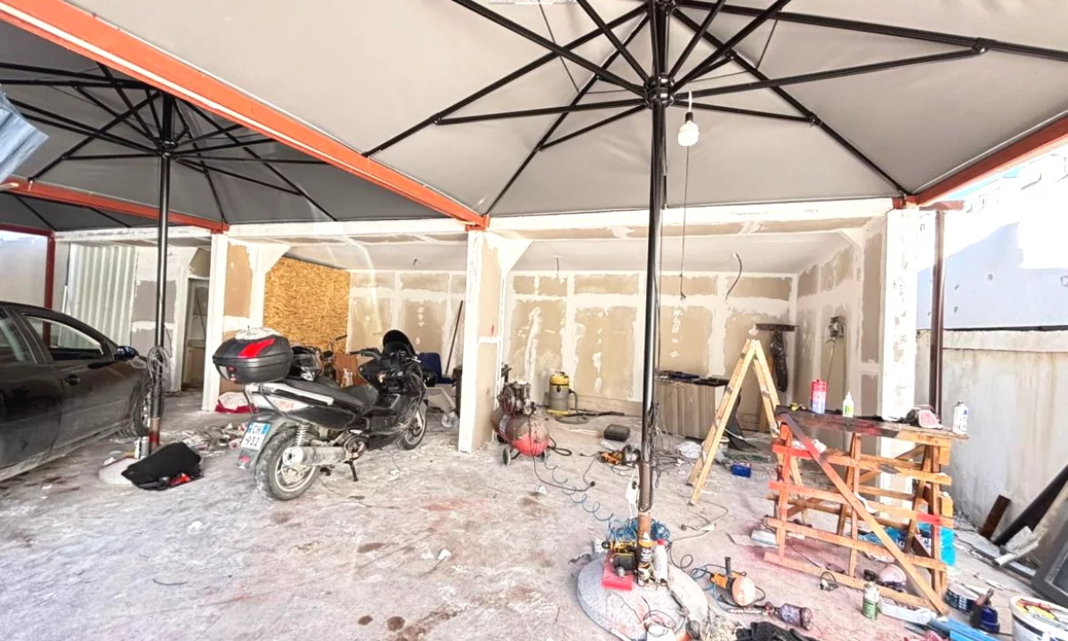 Lokal\Ambjent Biznesi Me Qera Tek Komuna E Parisit (ID BL2173) Tirane