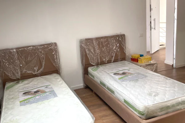 Shtepi ne shitje Apartament ne Tirane, 2+1, Mobilimi E mobiluar, Pagesa 186,550  Euro.