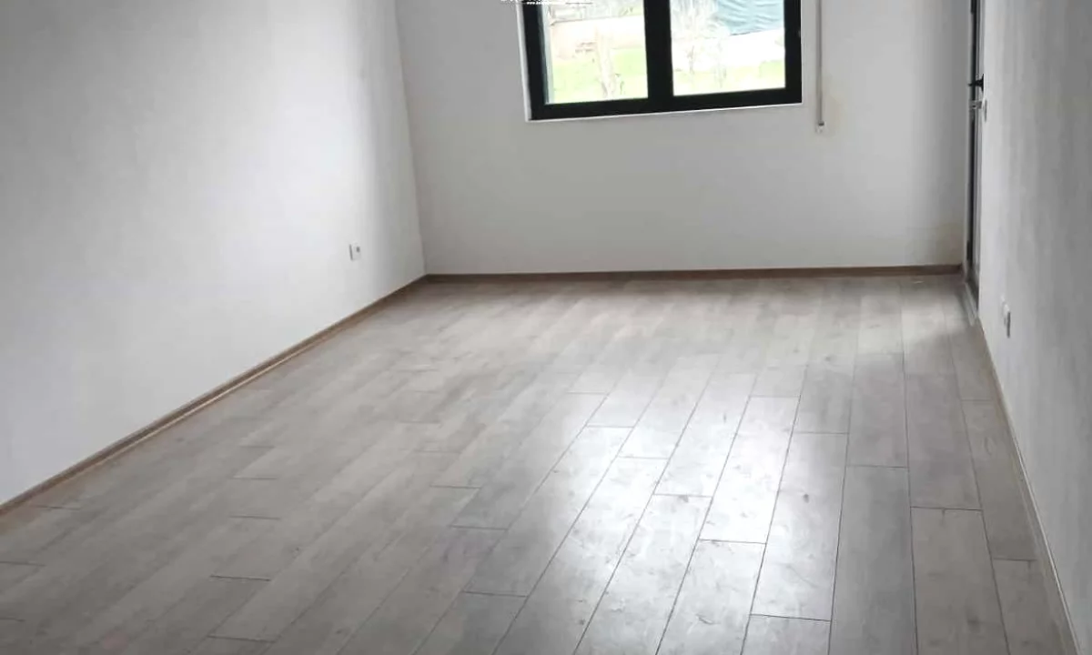 Shtepi me qera Apartament ne Tirane, 1+1, Mobilimi Bosh, pa mobiluar, Pagesa 30,000  Leke.