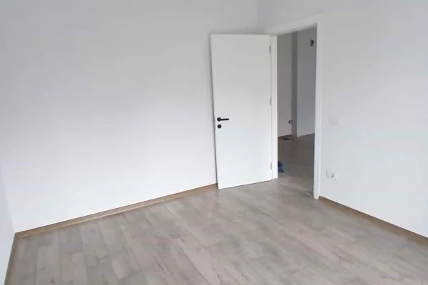 Shtepi me qera Apartament ne Tirane, 1+1, Mobilimi Bosh, pa mobiluar, Pagesa 30,000  Leke.