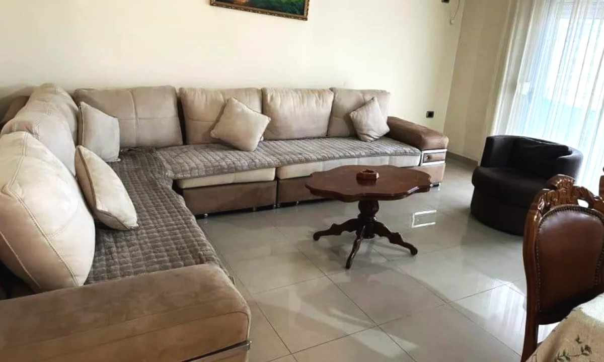 Shtepi me qera Apartament ne Tirane, 2+1, Mobilimi E mobiluar, Pagesa 550  Euro.