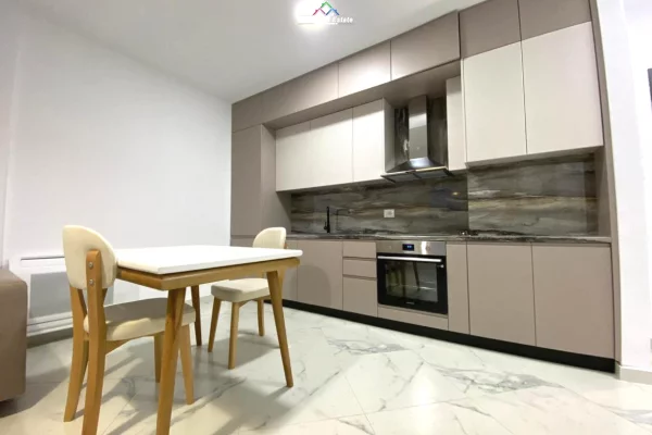 Shtepi me qera Apartament ne Tirane, 1+1, Mobilimi E mobiluar, Pagesa 500  Euro.