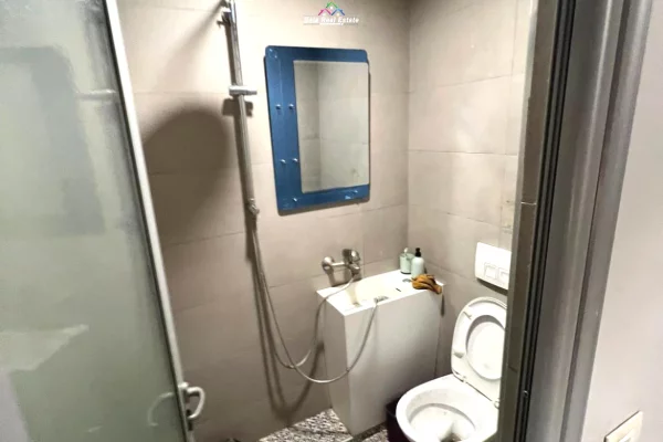 Zyre Me Qera Tek Stadiumi Dinamo (ID BZ2828) Tirane